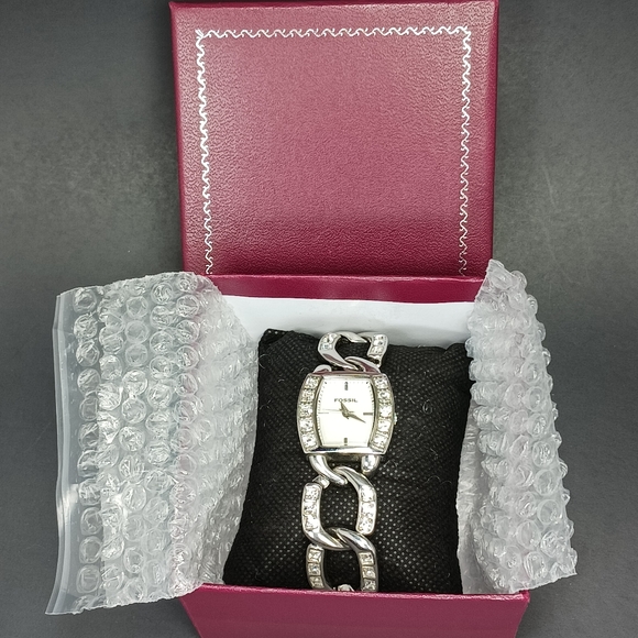 FOSSIL Stainless Steel Links Crystal Accents Rounded Square Watch Like New - Picture 12 of 16